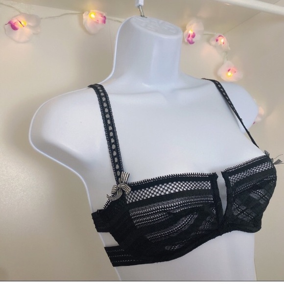 Victoria Secret Bra 32C - Picture 1 of 5